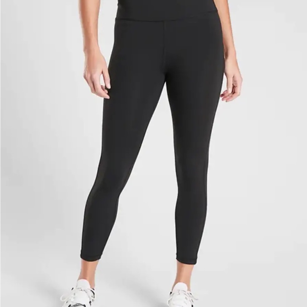 Athleta Ultimate Capri Stash Pocket 7/8 Tight, XSP, black
